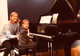 Freude beim Klavierspielen